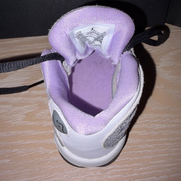 Jordan 13 Retro (TD) White & Purple Sneakers - Picture 6 of 13